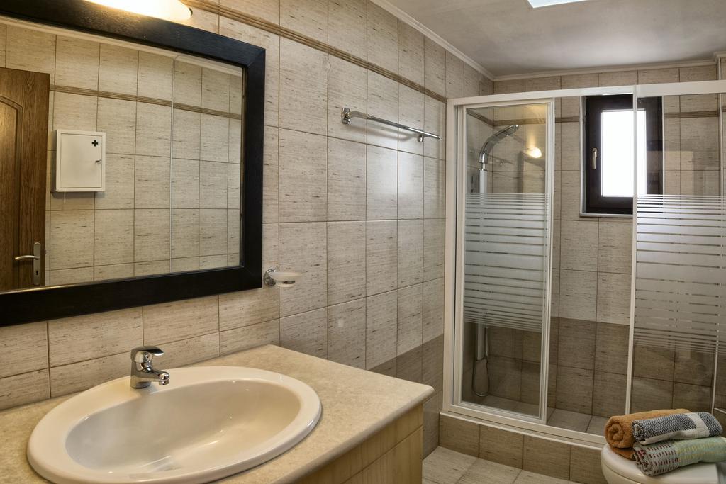 Villa Laga With Pool, 300M To Taverns, Childrens Area, Bbq! Κυριάννα Εξωτερικό φωτογραφία